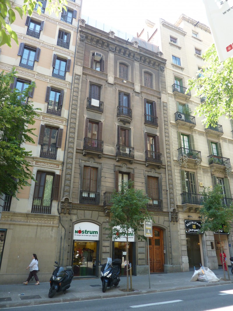 Pau Clarís, 137